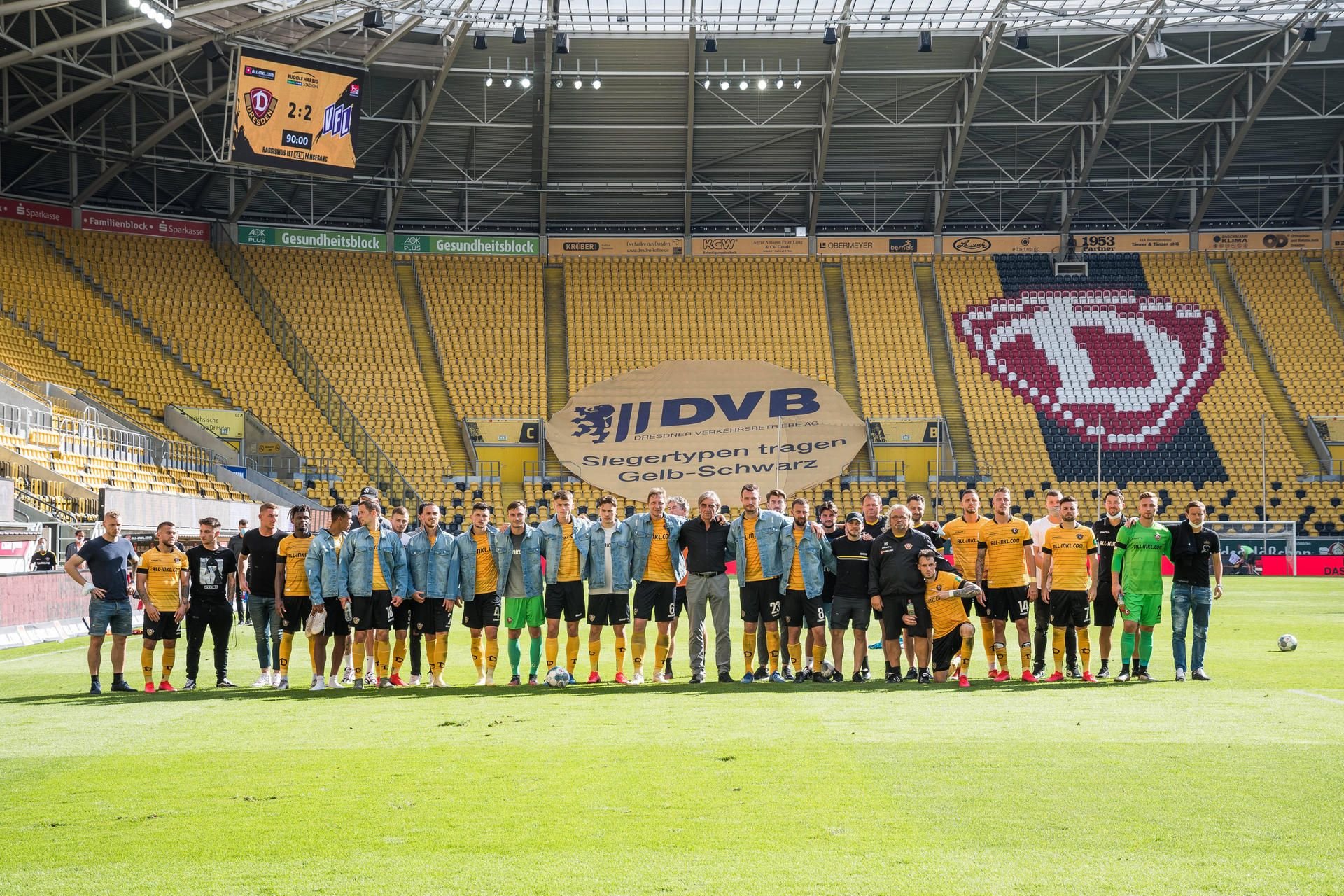 Dynamo Dresden will sich mit dem sportlichen Abstieg aus der 2. Bundesliga nicht so einfach abfinden.