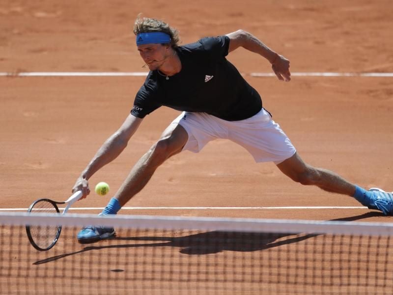 Alexander Zverev trifft auf den Sandplatz-Experten Fabio Fognini. Foto: Pavel Golovkin/AP