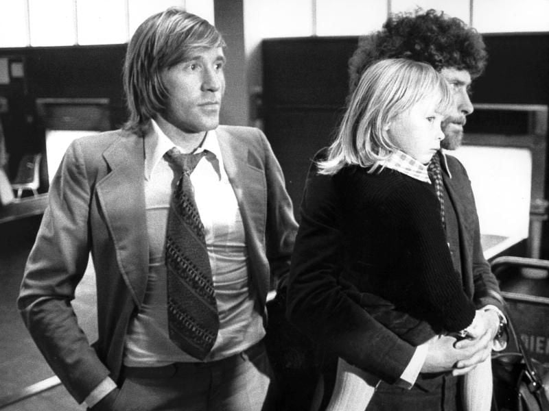 Günter Netzer (l) und Paul Breitner (mit Tochter Martina auf dem Arm) waren die ersten beiden deutschen Fußballer, die für Real Madrid gespielt haben. Foto: Hartmut Reeh