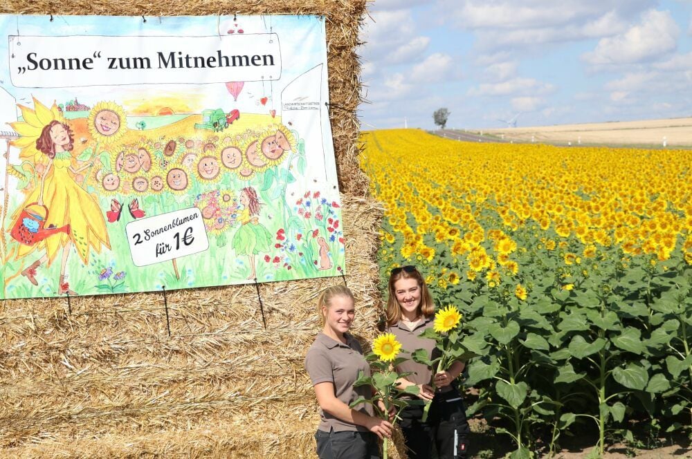 Die Schwestern Justina (links) und Laura Rose-Borsum hatten die Idee zum Pflückfeld.