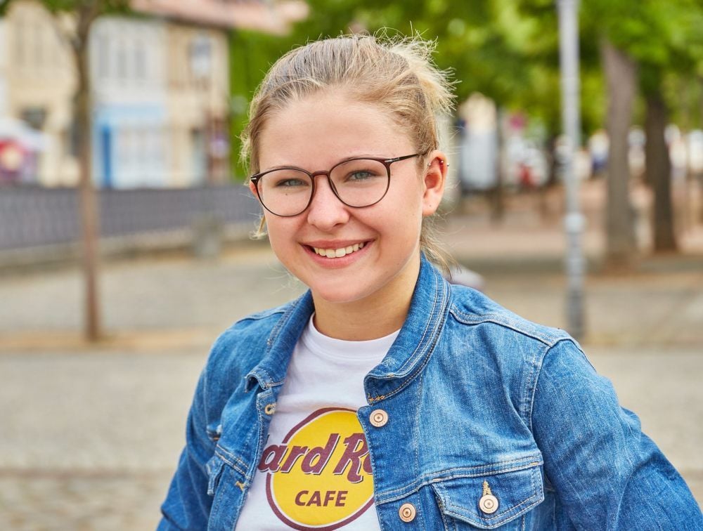 Anna Hohmann übt wieder mit den Kids Ju Jutsu.