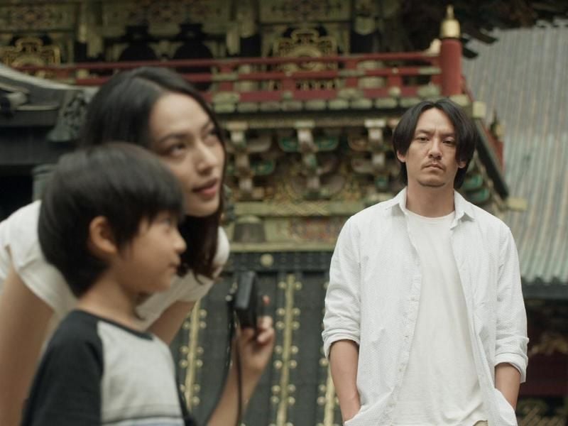 Auftragskiller „Mr. Long” (Chen Chang) hilft Lily (Yiti Yao) und ihrem Sohn (Runyin Bai) mit einer mobilen Suppenküche. Foto: Rapid Eye Movies