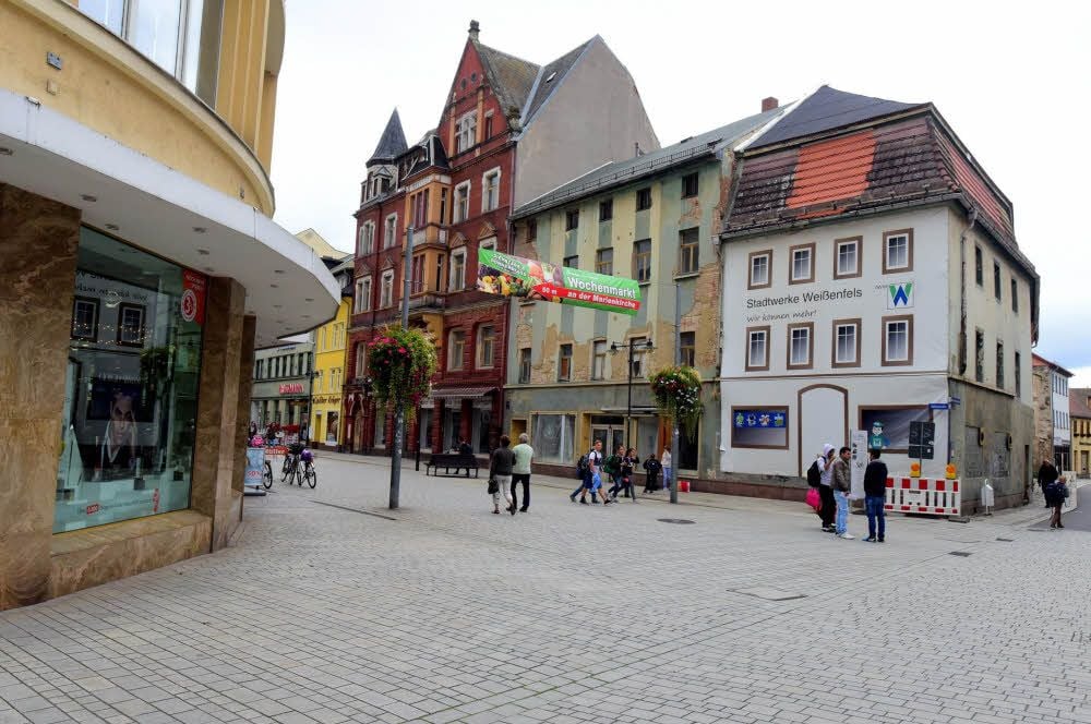 Die benachbarten Häuser 1, 3 und 5 in der Jüdenstraße gehören nun der Stadt. Die plant dort einen Nahkauf für die Fußgängerzone.