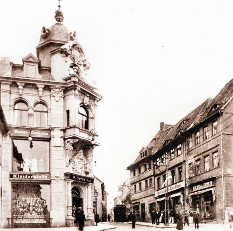 Auch das Textilkaufhaus in der Sangerhäuser Straße 16 wurde geplündert.