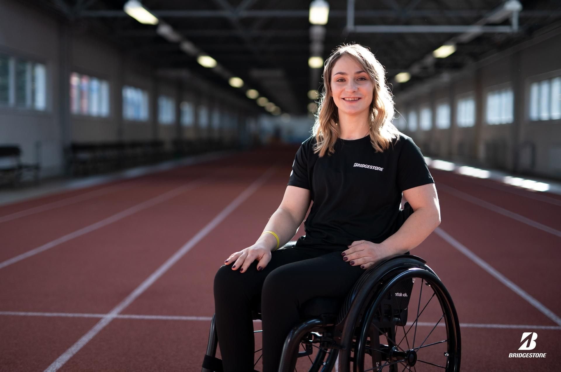 Seit einem Trainingsunfall vor über einem Jahr sitzt die Bahnrad-Olympiasiegerin Kristina Vogel im Rollstuhl.