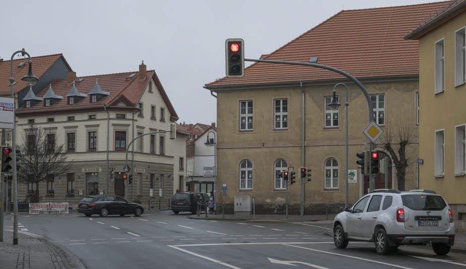 Vor der Friedriken-Grundschule in Ballenstedt sind Ampeln installiert