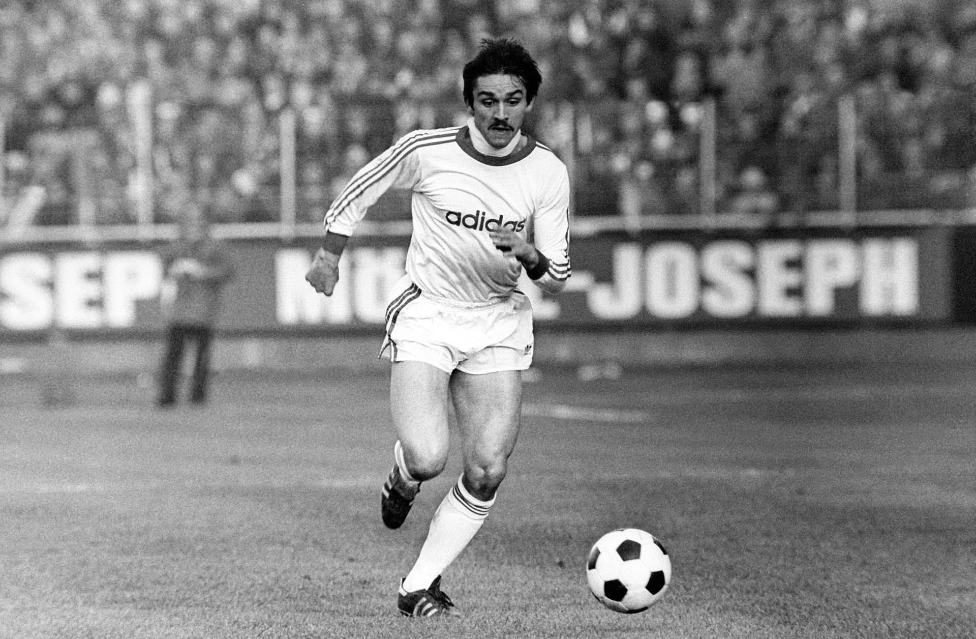 Jupp Kapellman 1976 im Trikot des FC Bayern München.
