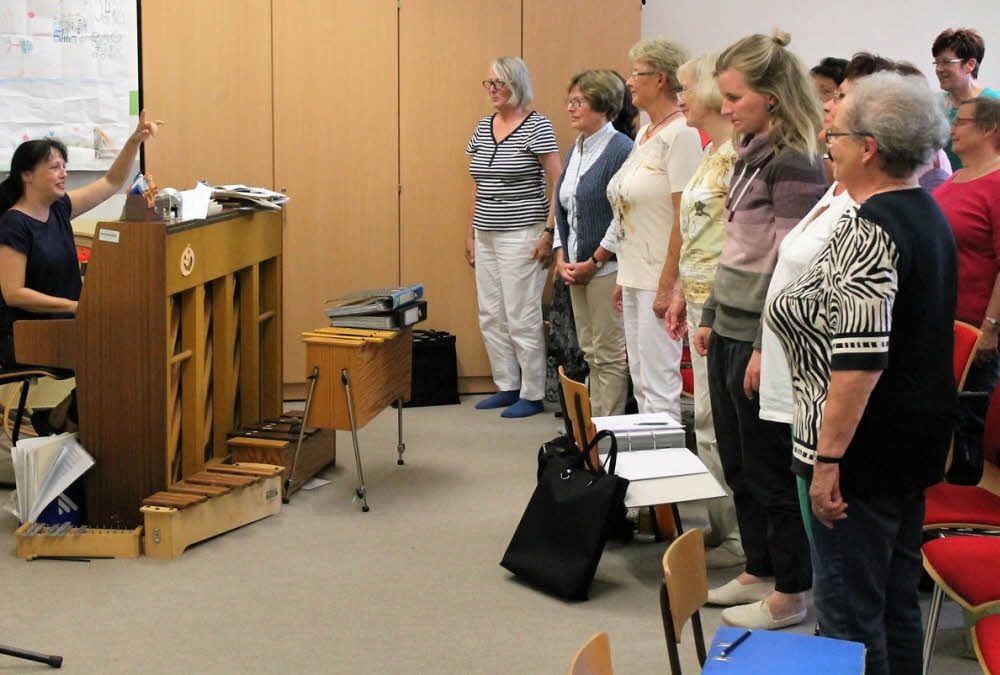 Virginia Weidlich leitete die erste Probe des Stadtsingechor Wittenberg nach der Sommerpause.