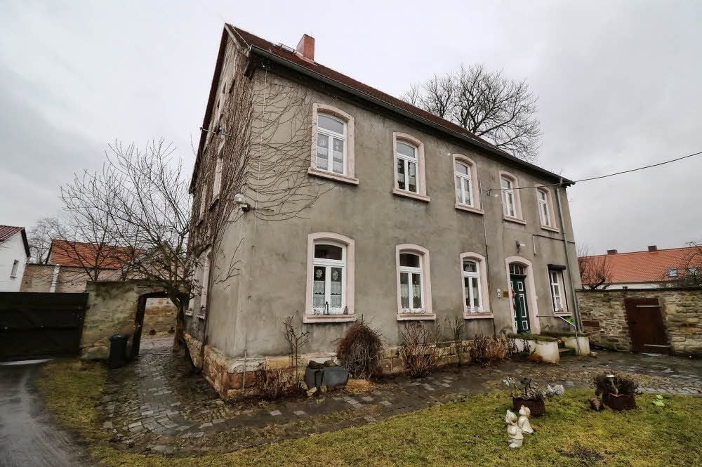 Das Pfarrhaus in Osterhausen wird vom Pfarrer bewohnt.