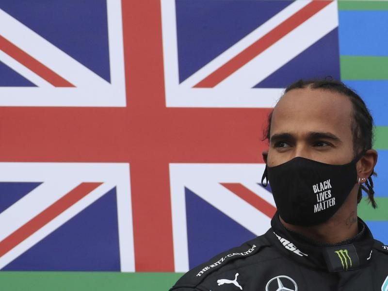 Lässt seine Zukunft weiter offen: Mercedes-Pilot Lewis Hamilton. Foto: Wolfgang Rattay/Pool Reuters/AP/dpa