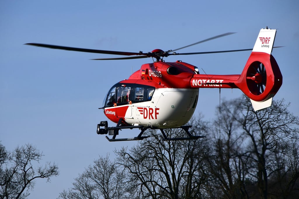 Nach einem Unfall im Salzlandkreis musste ein Rettungs-Helicopter angefordert werden.