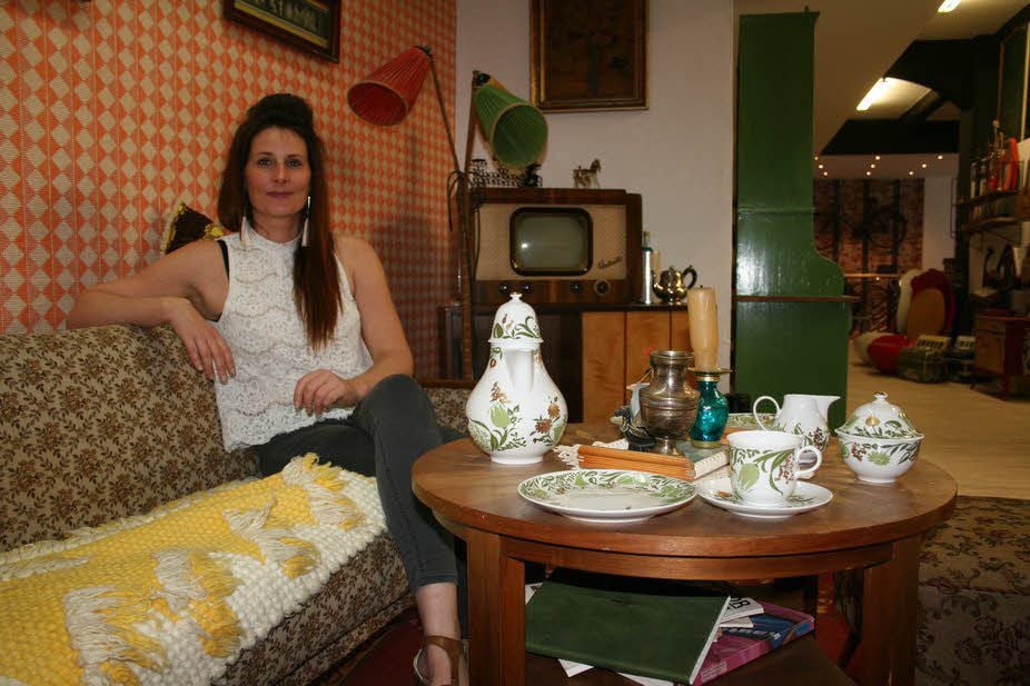 Nancy Häger in ihrem „NOstalgie-Museum“ in Leipzig.