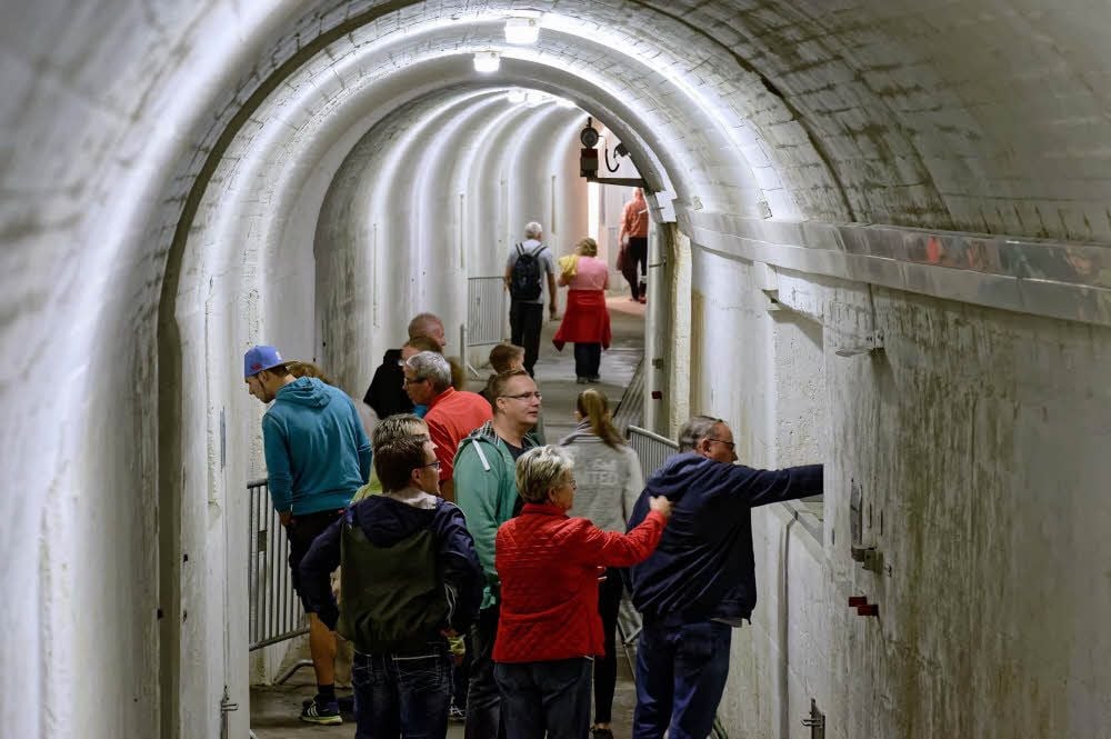 Viele haben die Möglichkeit genutzt, das Innere der Staumauer zu erkunden.