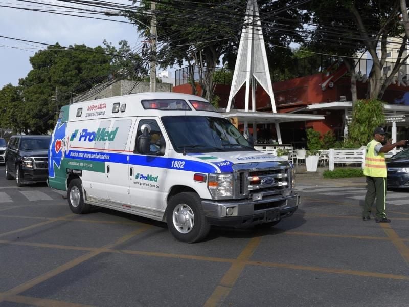 David Ortiz wurde mit einem Krankenwagen zum Flughafen in Santo Domingo gebracht. Foto: Roberto Guzman/AP