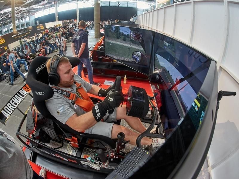 Der Nürburgring wird an diesem Wochenende zum Schauplatz des virtuellen Motorsports mit internationalen Szenegrößen. Foto: Thomas Frey