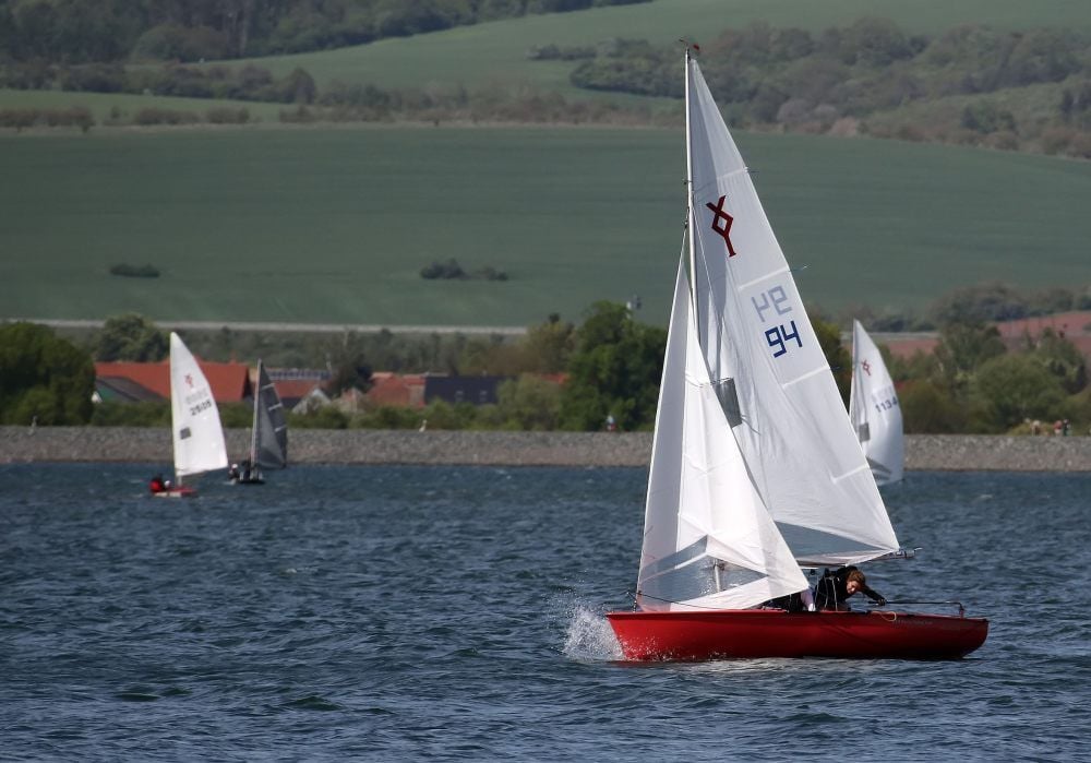 Das Corona-Virus hat die Meisterschaftsregatta für Boote der sogenannten Ixylon-Klasse auf dem Helmestausee in Kelbra gestoppt.