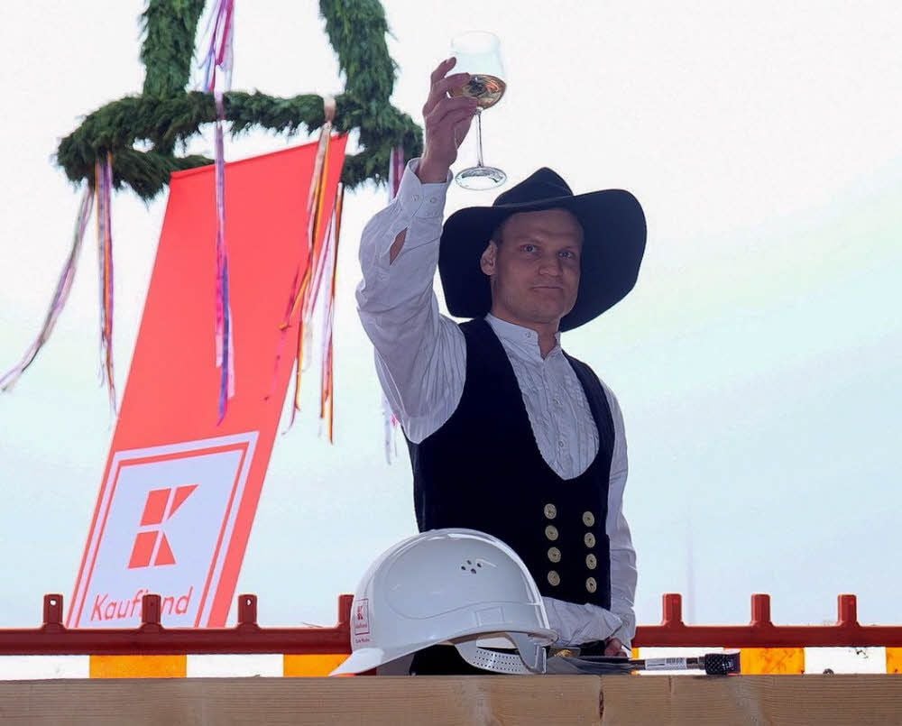 Zimmermann Frederik Behrens beim Richtspruch.