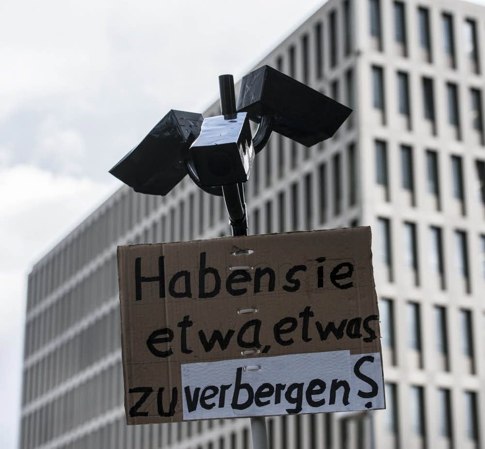 Zukunft aus einer längst vergangenen Vergangenheit: Mit einem Lesegerät, das bis heute kaum ein Bürger besitzt, sollte der E-Perso den Zugang zu digitalen Dienstleistungen ermöglichen.