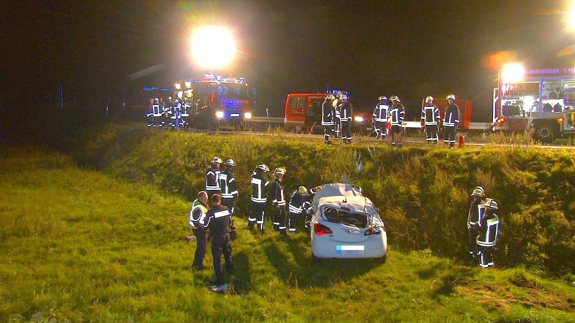 Auf der A14 bei Colbitz ist ein Mann mit seinem Behindertenfahrzeug von der Autobahn abgekommen und hat sich überschlagen.