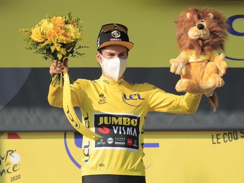 Geht im Gelben Trikot in die dritte Tour-Woche: Primoz Roglic. Foto: Christophe Petit Tesson/EPA/AP/dpa