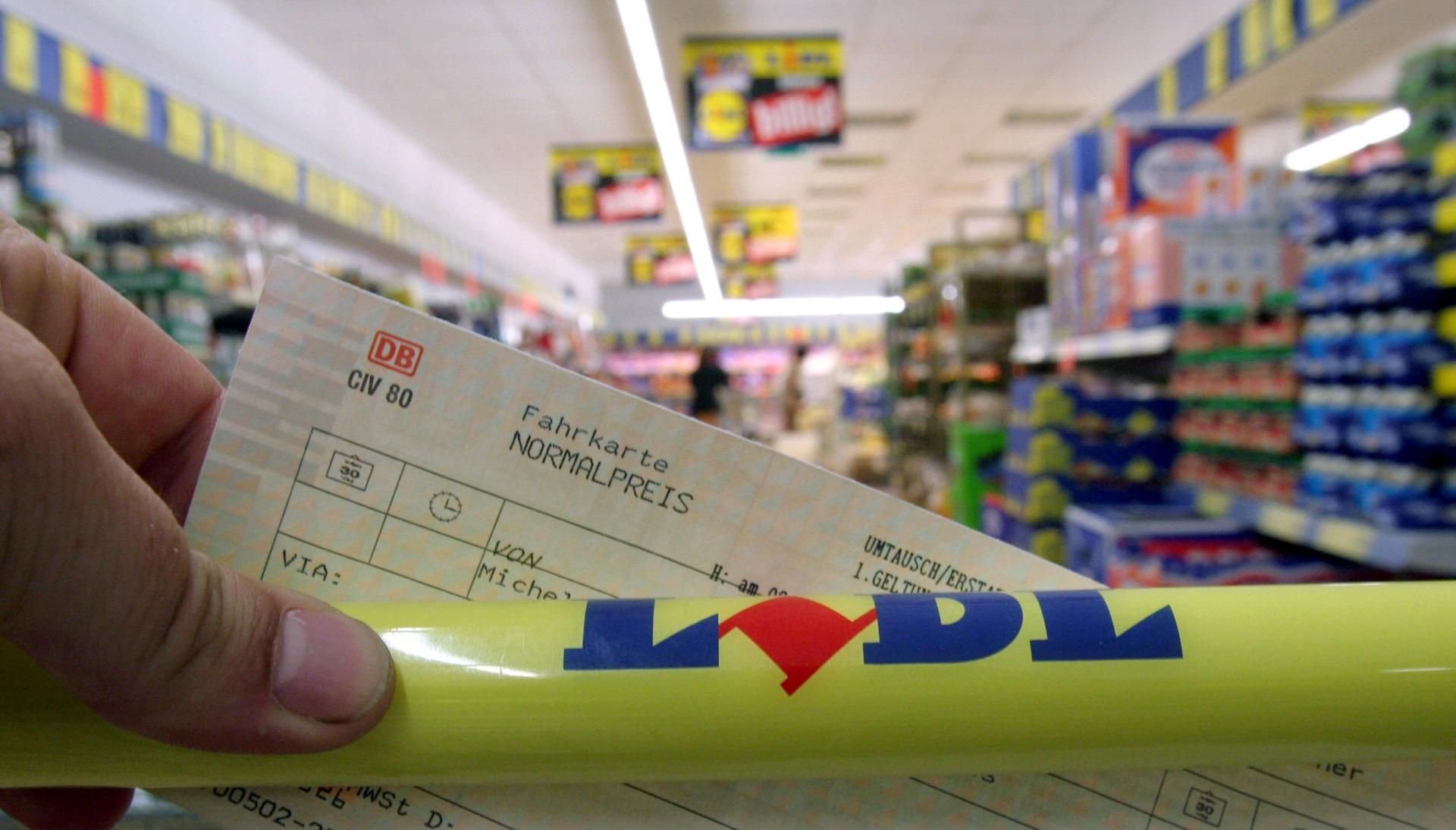 Der Discounter Lidl vertreibt wieder vergünstigte Fahrkarten.