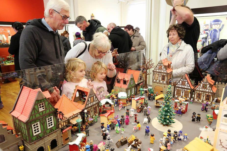 Alt und Jung waren gleichermaßen begeistert von den Playmobil-Figuren im Museum in Aschersleben.