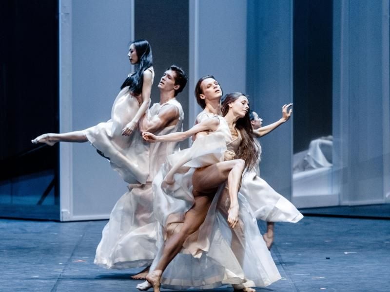 Tanzszene aus einer Fotoprobe von "Orphée et Eurydice". Foto: Markus Scholz/Archiv