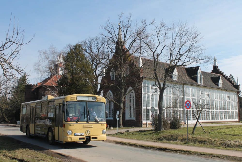 Seit einem Jahr besitzen die Nahverkehrsfreunde diesen Bus, der als „Friedrich“ durch die Lande tourt.