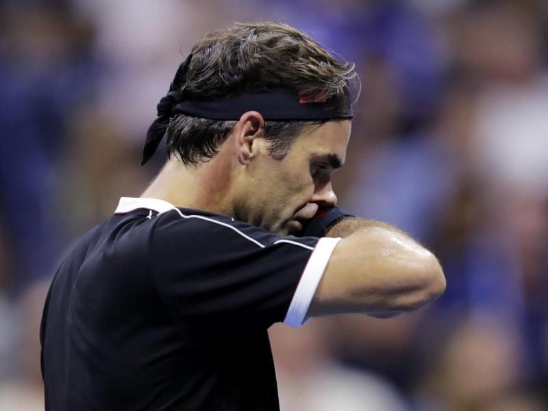 Roger Federer schied bei den US Open überraschend aus. Foto: Charles Krupa/AP