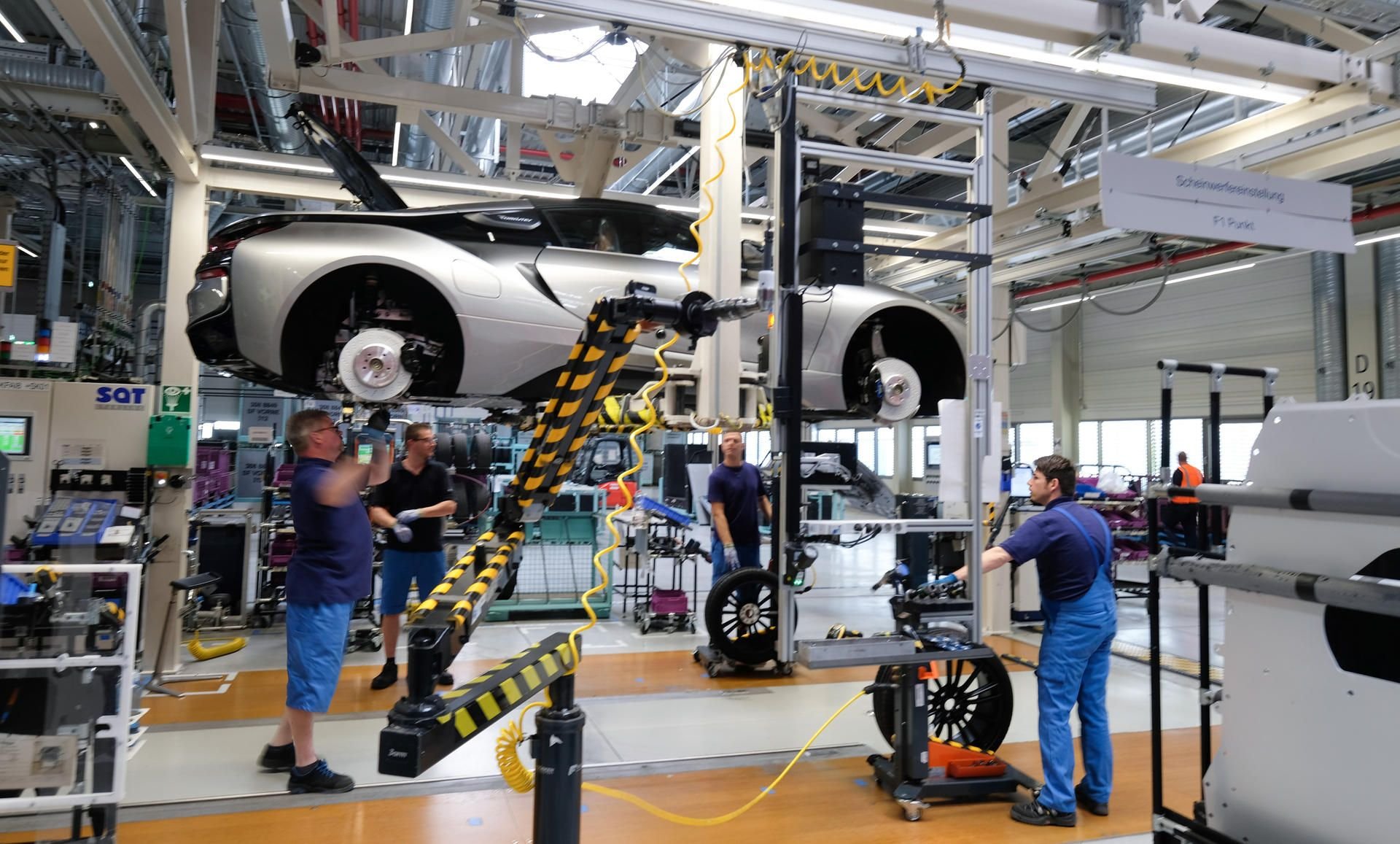 Bei BMW in Leipzig soll es am Mittwoch einen tödlichen Arbeitsunfall gegeben haben.