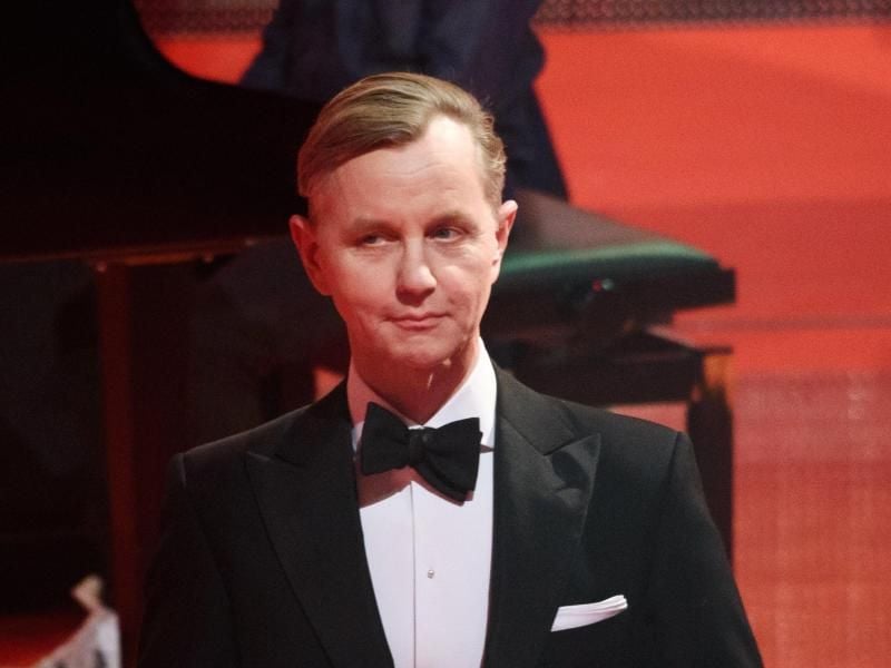 Kurz vor seinem 55. Geburtstag nahm Max Raabe in Berlin an der Spendengala „Ein Herz für Kinder” teil. Foto: Gregor Fischer
