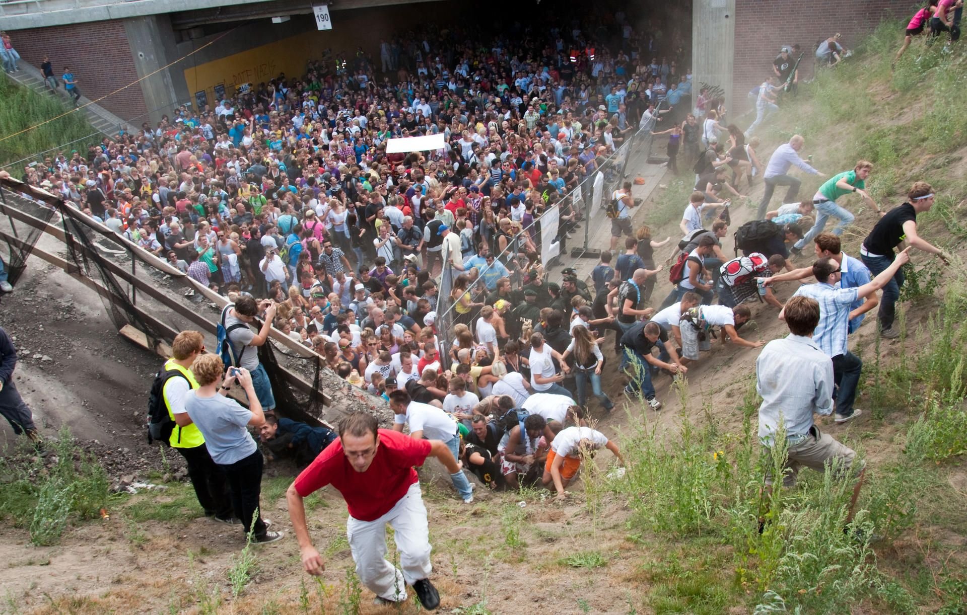 Dieses Bild ging um die Welt: Bei der Loveparade 2010 in Duisburg brach eine Massenpanik aus.