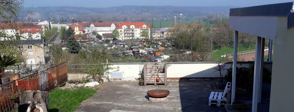 Blick vom Naumburger Spechsart ins Saaletal und hinüber zu den Weinbergen.