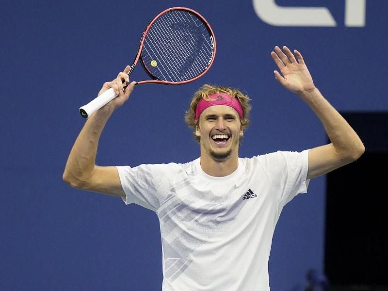 Steht nach seinem Sieg zum ersten Mal in einem Grand-Slam-Finale: Alexander Zverev darf sich freuen. Foto: Frank Franklin II/AP/dpa