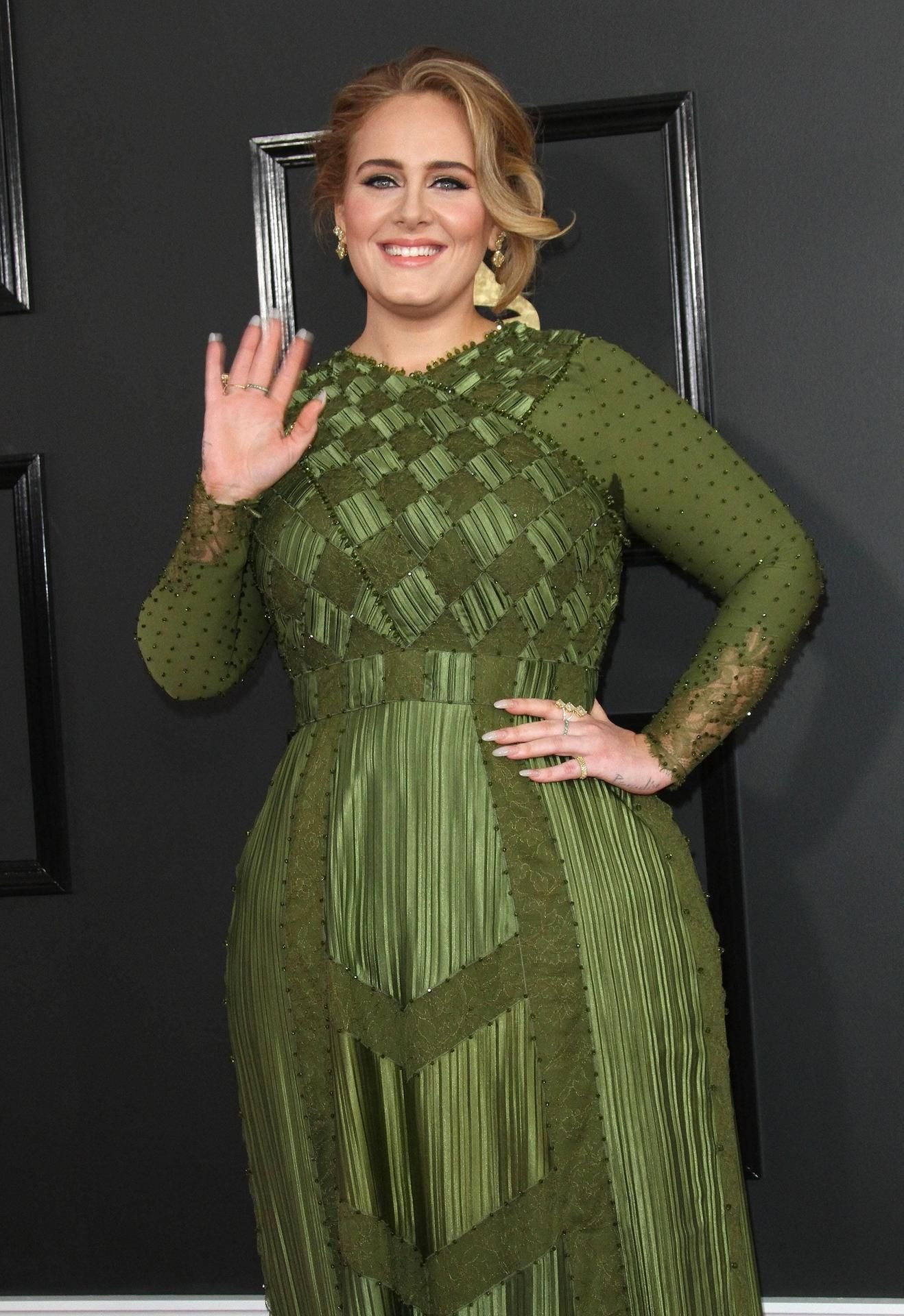 Adele 2017 bei der Verleihung der Grammys. Markant war bisher nicht nur ihre Stimmgewalt, sondern auch ihre Kurven.