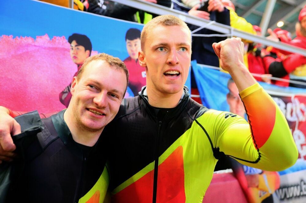 Thorsten Margis (r.) mit seinem Goldpiloten Francesco Friedrich