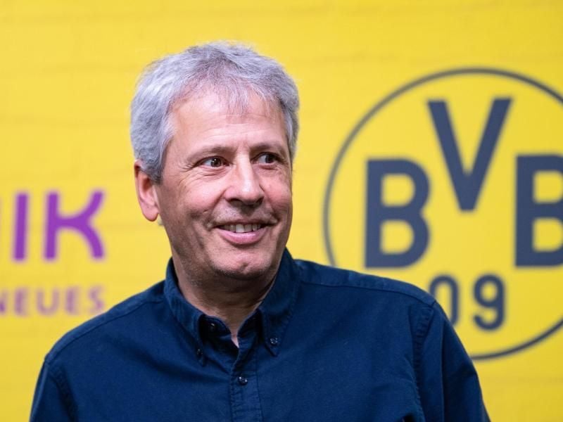 Lucien Favre hat seinen Vertrag als Trainer beim BVB vorzeitig verlängert. Foto: Guido Kirchner