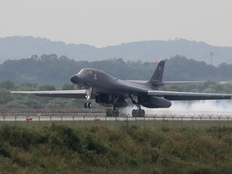 Ein B-1B Lancer-Bomber der US-Luftwaffe beim Start auf einem Stützpunkt in Südkorea. Foto: YNA/Yonhap/Archiv