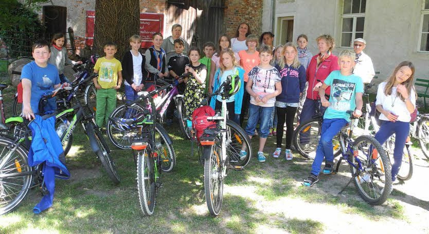Das letzte Klassenfoto der 4a in Klödens Burg. Das nächste Bild gibt es vermutlich erst in vielen Jahren - beim ersten Klassentreffen.