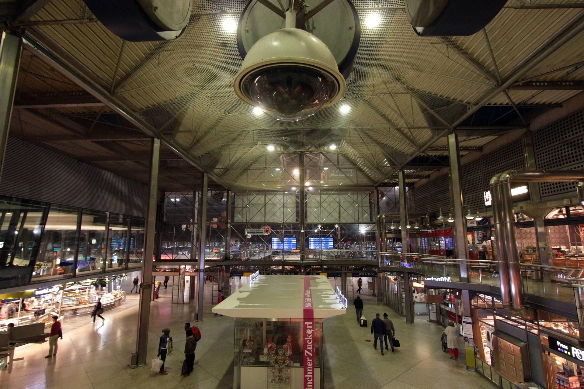 Die Schalterhalle im Hautbahnhof München.