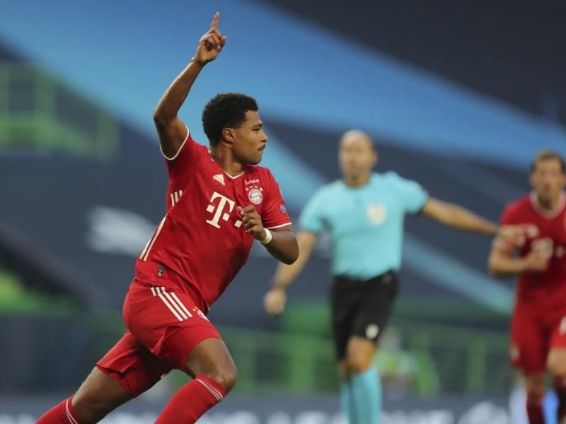Gefeierter Mann beim Bayern-Sieg gegen Lyon: Serge Gnabry. Foto: Miguel A. Lopes/pool EPA via AP/dpa