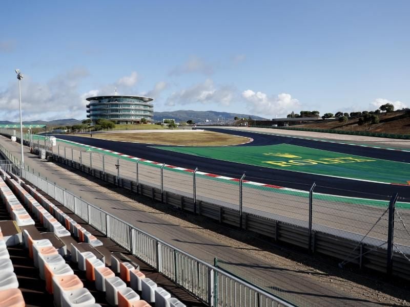 Die WM-Runde zwölf führt die Formel 1 auf einen neuen Kurs, ebenso mitreißend wie anspruchsvoll - das Autodromo Internacional do Algarve. Foto: Armando Franca/AP/dpa