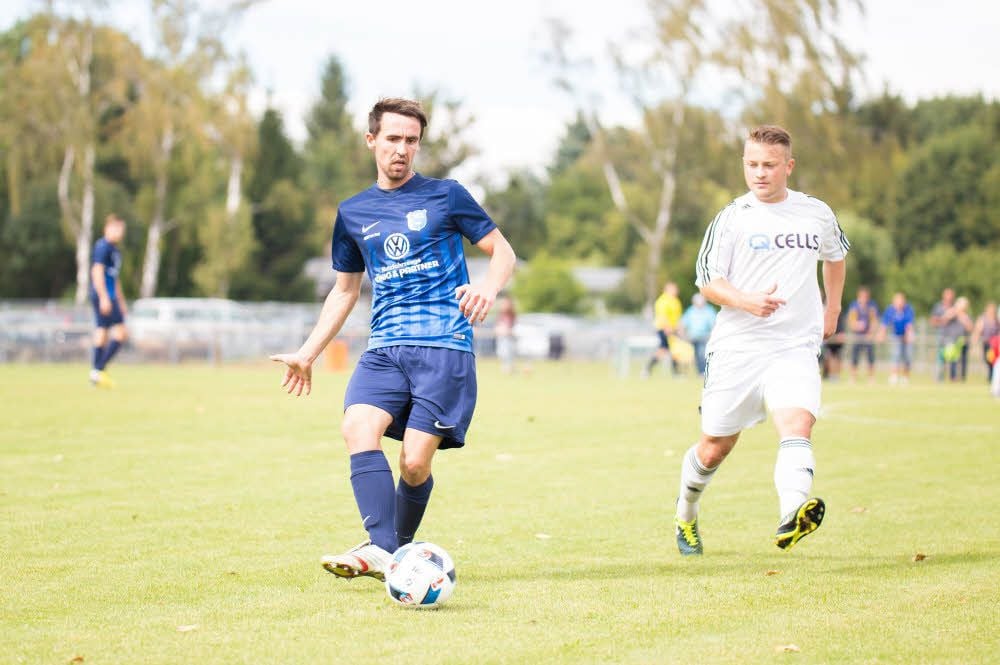 Rico Schaflik (r.) erzielte das 1:0 beim 2:1-Erfolg für Rot-Weiß Thalheim II beim Zörbiger FC.