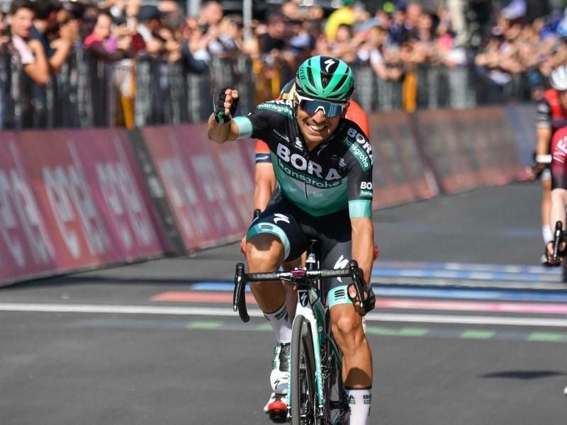 Cesare Benedetti jubelt im Ziel der 12. Giro-Etappe. Foto: Alessandro Di Meo/ANSA/AP