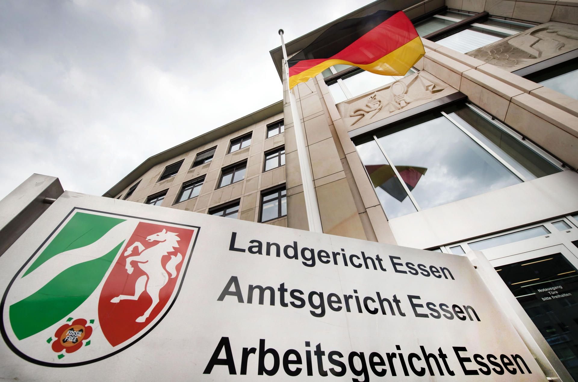 Das Gebäude, in dem Landgericht, Amtsgericht und Arbeitsgericht Essen untergebracht sind.