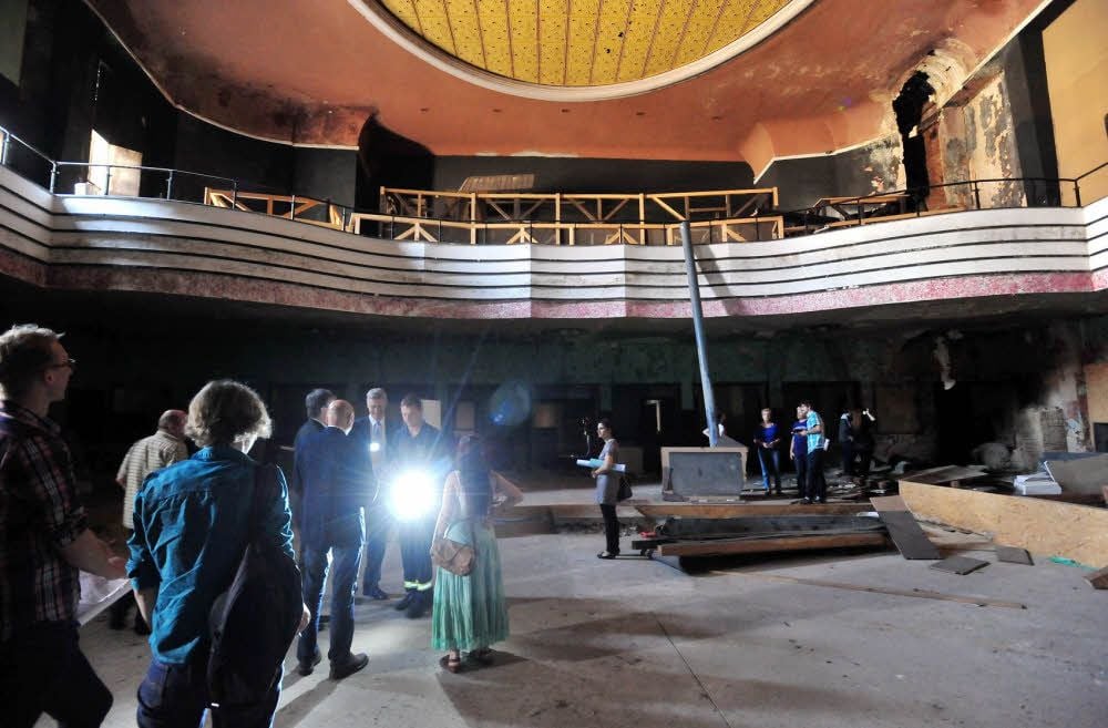 Jahrelang lag er im Dunkeln des Vergessens - 2014 wurde der Saal des ehemaligen Filmtheaters „Gloria“ kurz für einen Rundgang geöffnet.