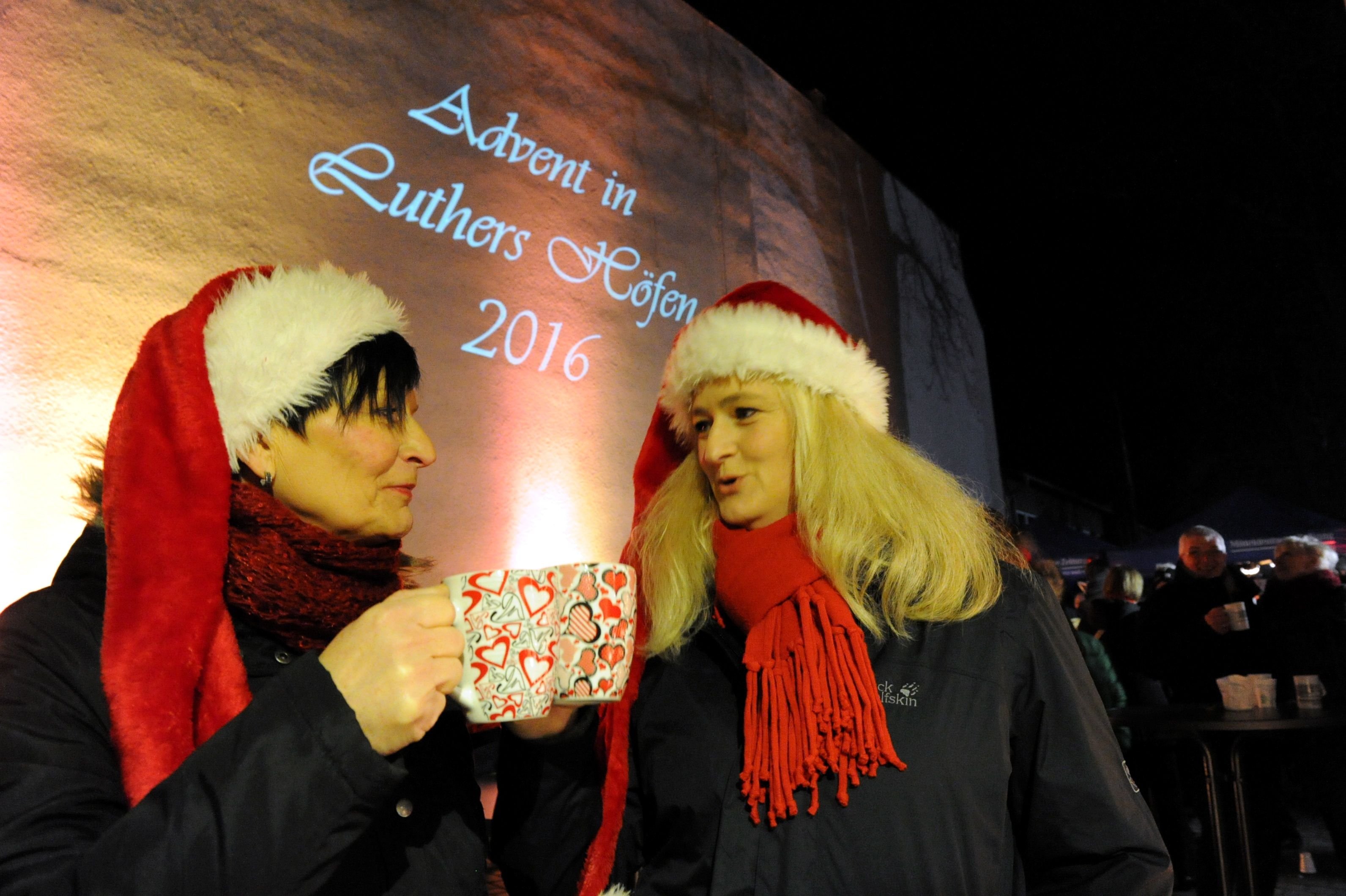 Regina Rackwitz und Katrin Rottorf bei Advent in Luthers Höfen