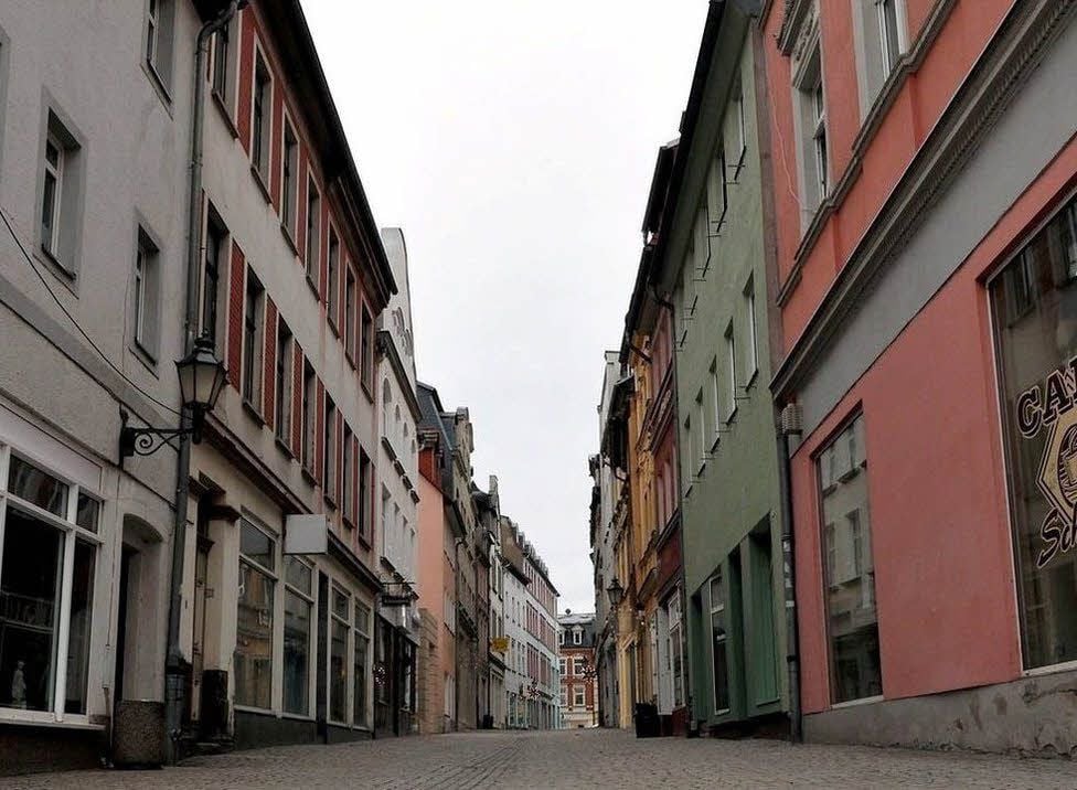 Gerade in Wohn- und Geschäftshäusern, wie hier in der Kramerstraße, stehen viele Wohnungen leer.
