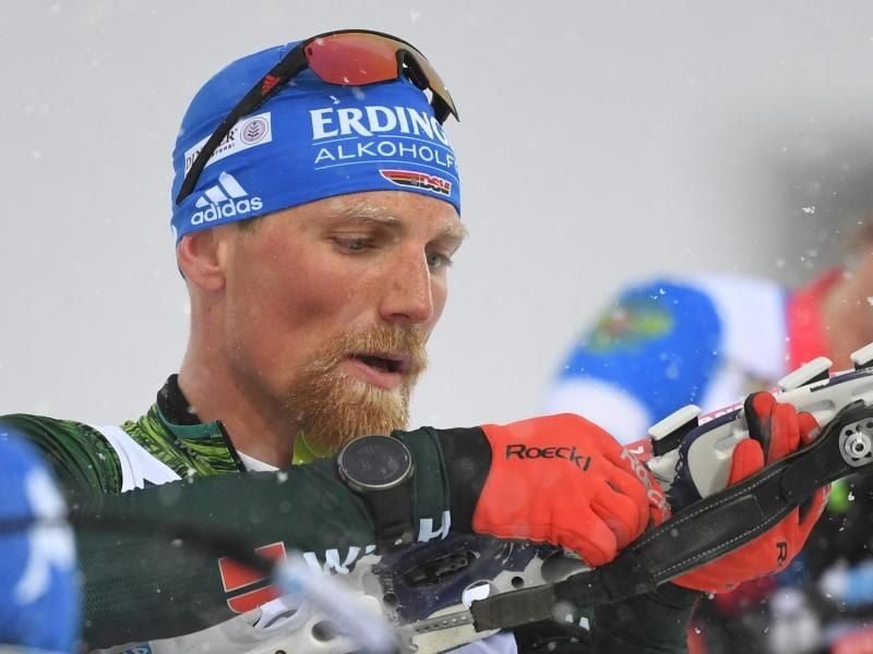 Muss nach einem Schlüsselbeinbruch eine Zwangspause einlegen: Biathlet Erik Lesser. Foto: Sven Hoppe