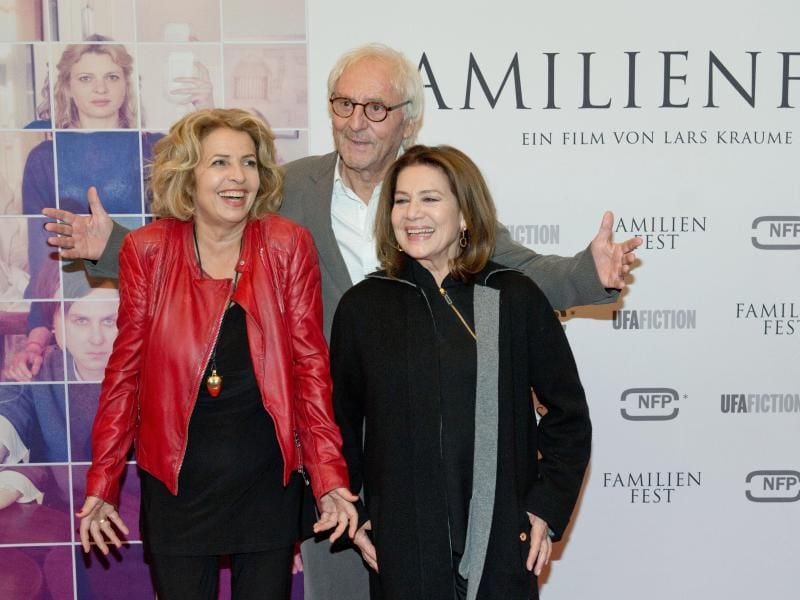 Feiern mit ihrer Film-Familie: Michaela May (l-r), Günther Maria Halmer und Hannelore Elsner. Foto: Jörg Carstensen